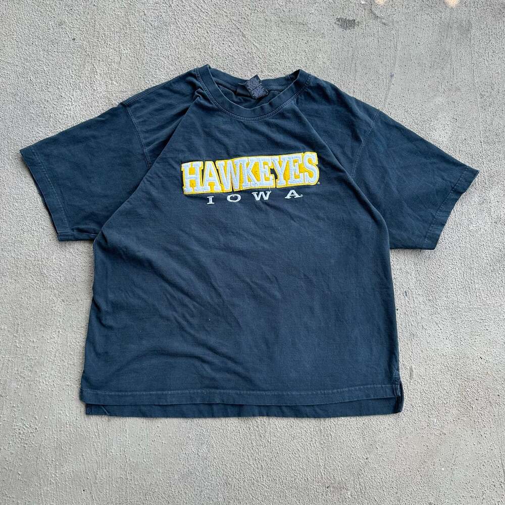 Active Apparel Iowa Hawkeyes Embroidered Collegiate Graphic T-Shirt XL